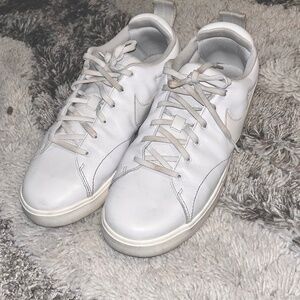 Nike Course Classic Spikeless Golf Shoes. Men's 10.5 white